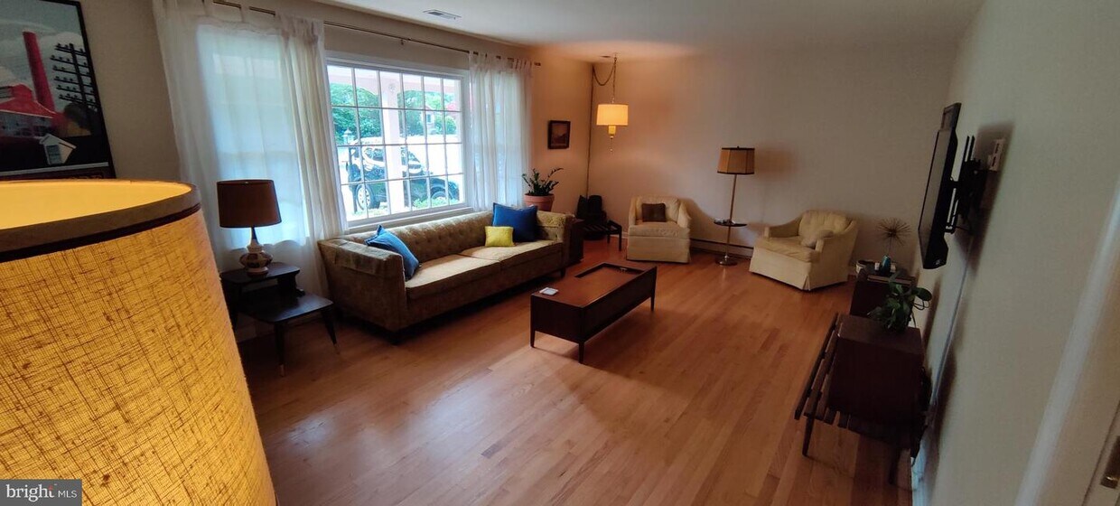 Foto principal - 114 Woodland Rd