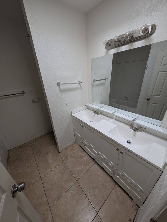 Foto del edificio - Beautiful Air Conditioned Condo! MUST SEE! 2bed & 1bath