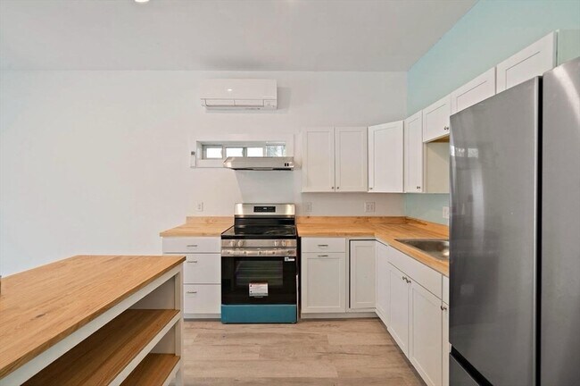 Foto del edificio - 15 Rockland House Rd