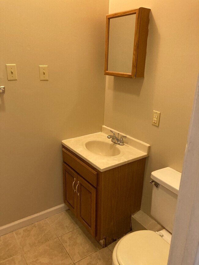 Bathroom - 4261 US-60