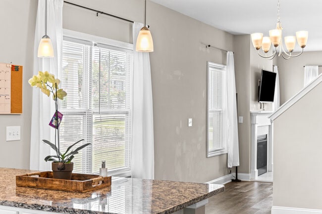 Building Photo - 1535 Grey Cliff Run