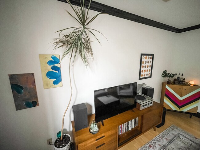 Living Room - 535 Main St