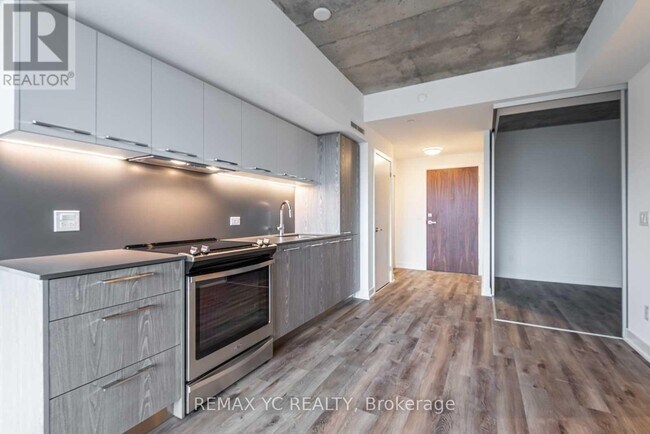 Photo du bâtiment - 30 Baseball Pl