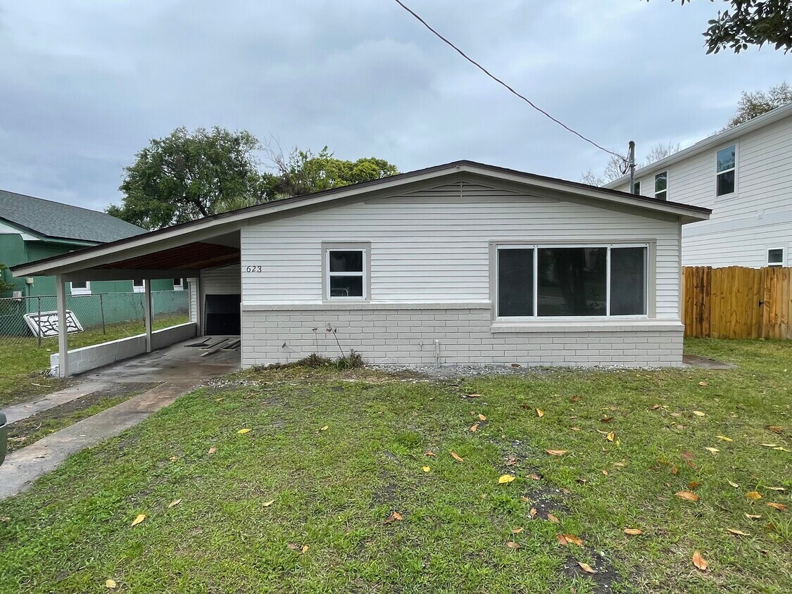 Foto principal - 623 5th Ave S