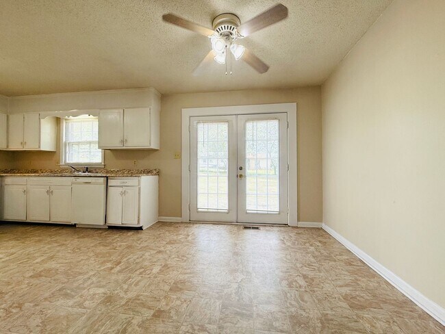 Building Photo - 289 Ramona Dr