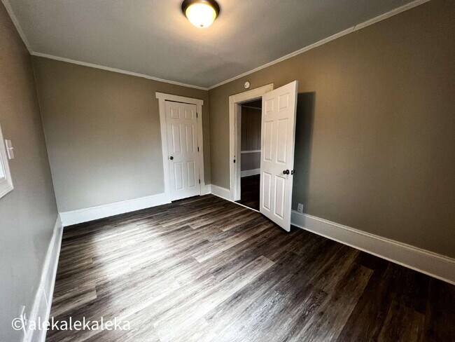 Foto del edificio - 1113 W Webb Ave