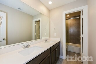 Interior Photo - Tricon Viridian