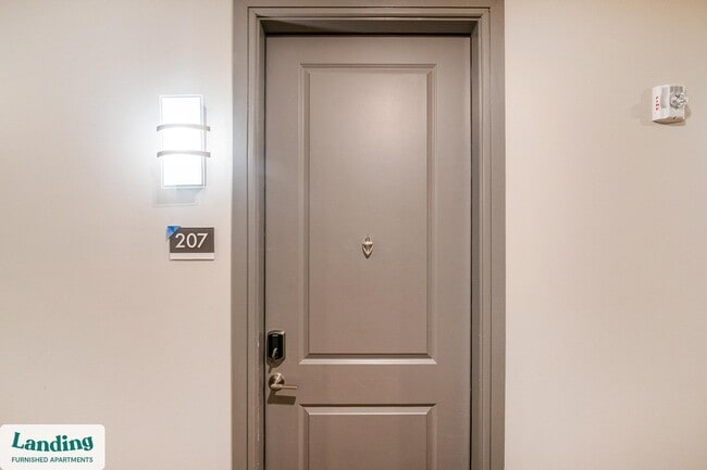 Building Photo - 1535 Canal St