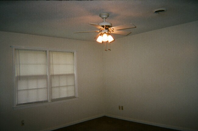 Building Photo - 1526 Shoally Creek Rd