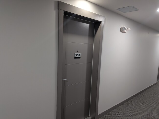 Building Photo - 33886 Pine St