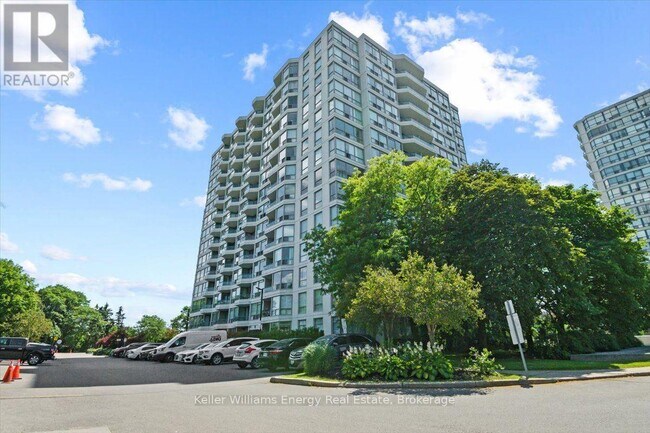 Photo du bâtiment - 4727 Sheppard Ave E