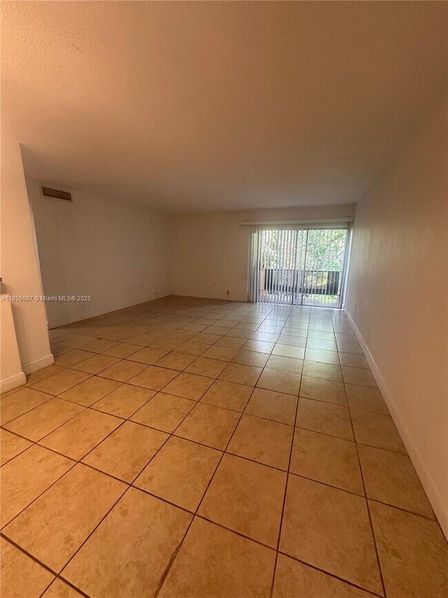 Foto del edificio - 9487 SW 76th St