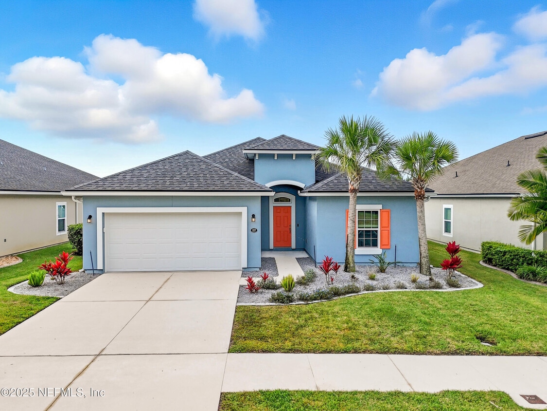 Foto principal - 187 S Coopers Hawk Way