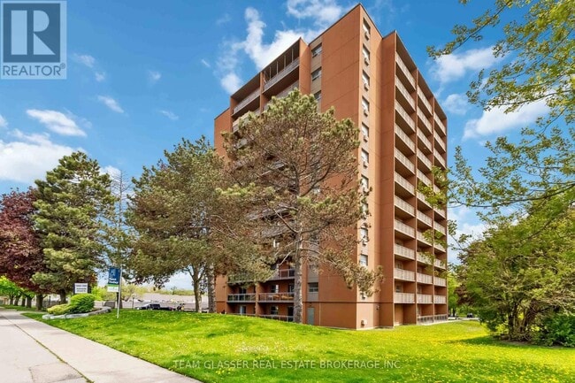 Building Photo - 1570-1570 Adelaide St N