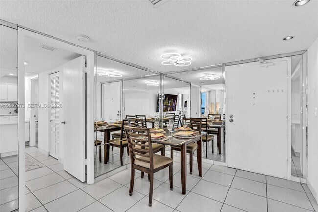 Foto del edificio - 9273 Collins Ave