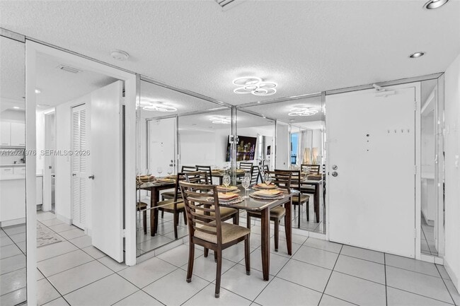 Building Photo - 9273 Collins Ave