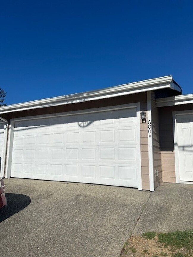 Foto del edificio - 600 Easy St