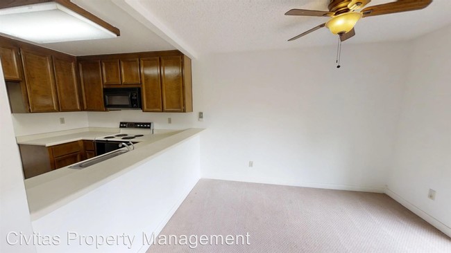 Building Photo - 2 br, 1 bath House - 5466 Makati Circle
