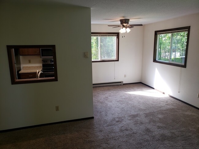 Building Photo - 1918 E 3rd St