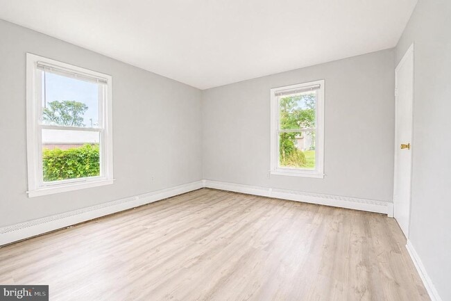 Foto del edificio - 103 Mayland Ave