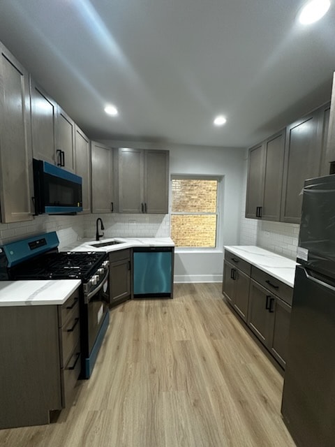 Foto del edificio - 5504 N Kimball Ave