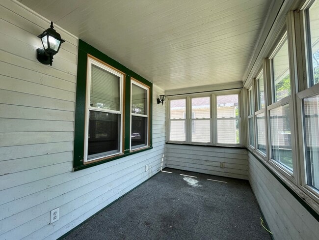 Building Photo - 3 Bedroom Home In Hammond