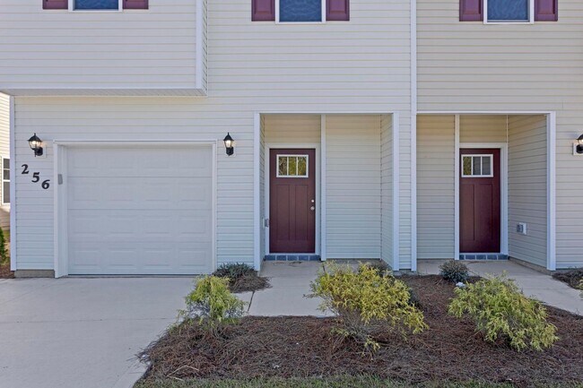 Foto del edificio - Townhome for Rent with Covered Patio!