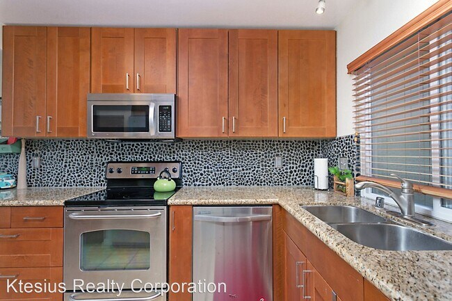 Building Photo - 2 br, 2 bath House - 1765 Greentree Road