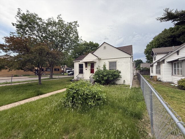 Foto del edificio - 3901 Thomas Ave N
