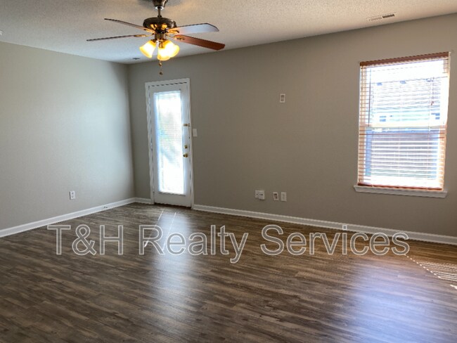 Foto del edificio - 1647 Sweetwater Ln