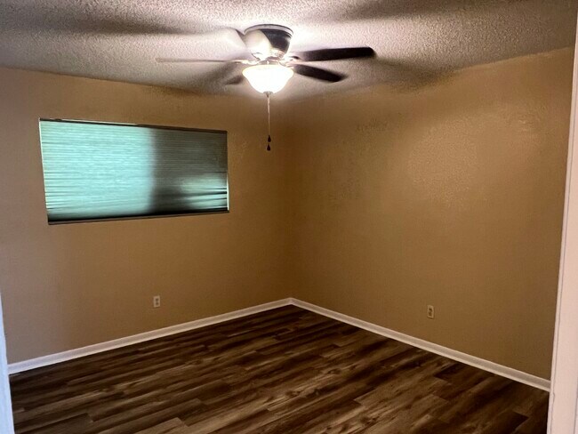 1er dormitorio - 2305 Downey St