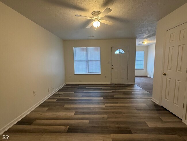 Foto del edificio - 4930 Elliott Ave