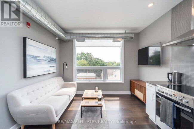 Photo du bâtiment - 150 Greenfield Ave