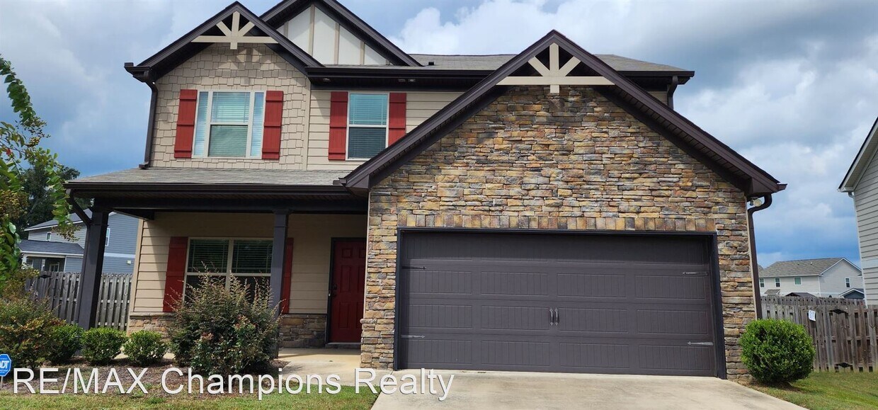 4 br, 2.5 bath House 23 Southern Oaks Drive House Rental in Smiths