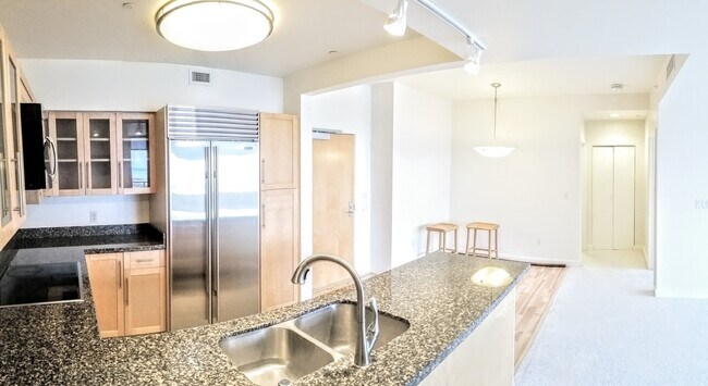 Foto del edificio - 600 Queen St