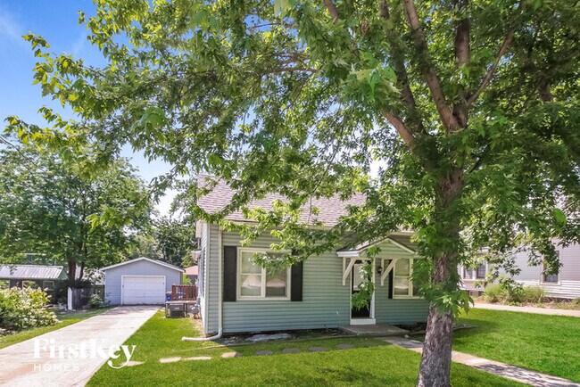 Foto del edificio - 412 Maple Ave