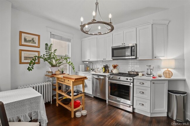 Building Photo - 40 Main St