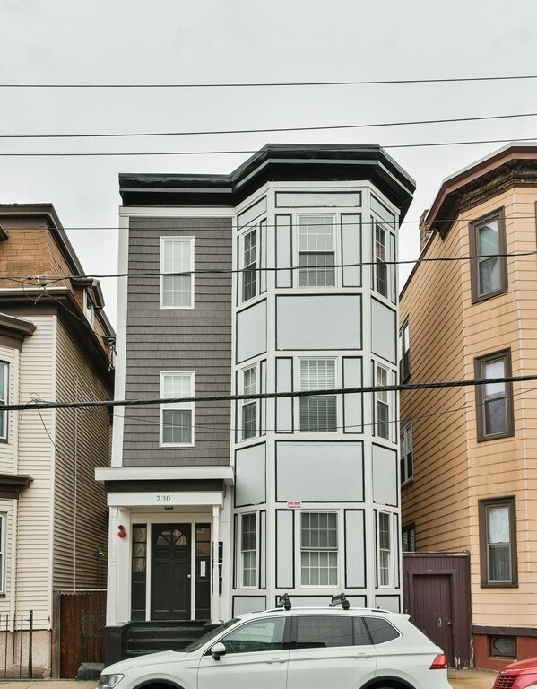 Foto principal - 231 Saratoga St