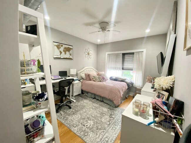 Foto del edificio - 319 Willow Ave