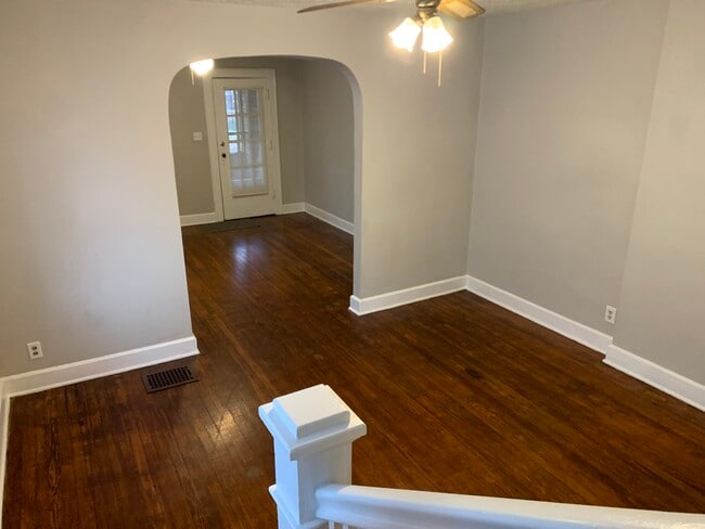 Building Photo - 813 N Bancroft St