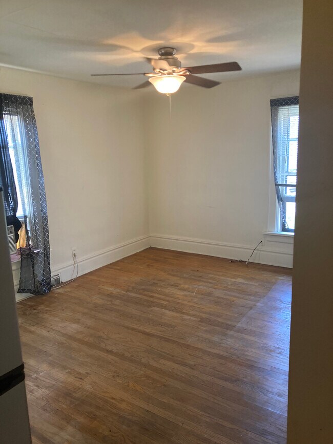 814 3rd Ave SE Unit 10, Cedar Rapids, IA 52403 Apartments in Cedar