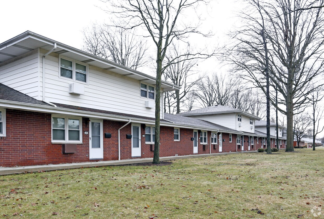 Building Photo - 1805 Hilton Ave