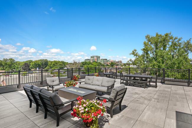 Rooftop Patio - The Element Apartments