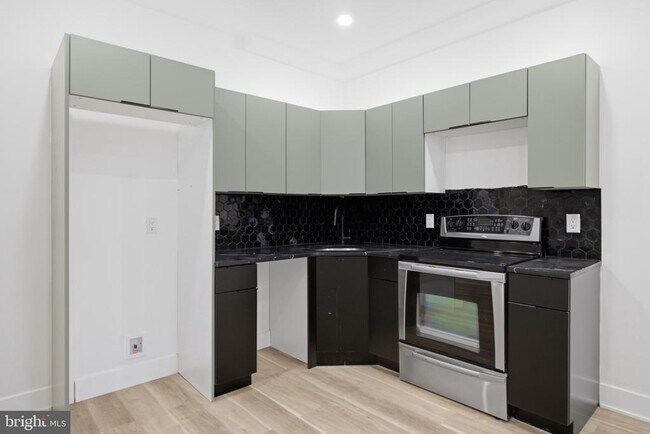 Foto del edificio - 349 N 62nd St