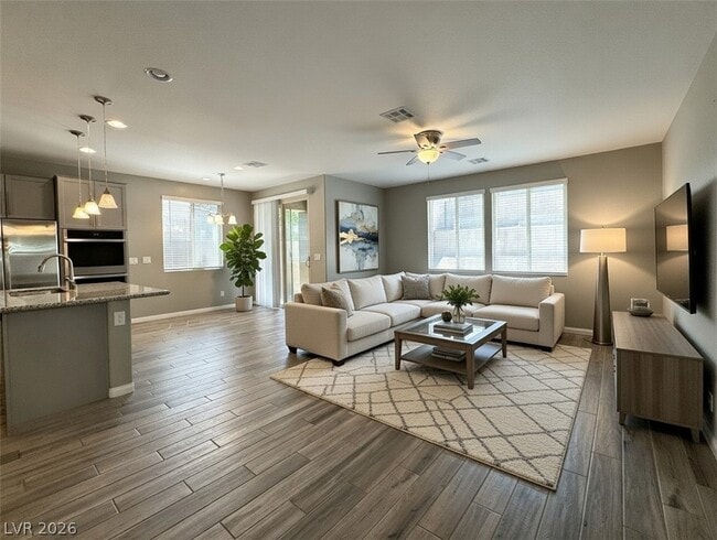 Foto del edificio - 12545 Skylight View St