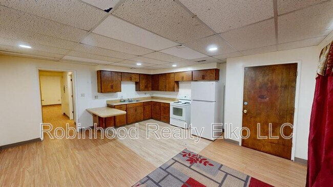 Foto del edificio - 674 N Cedar St