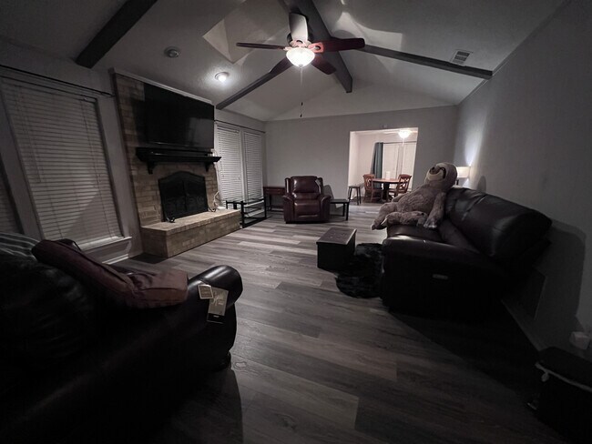 Building Photo - 2729 Lawndale Dr