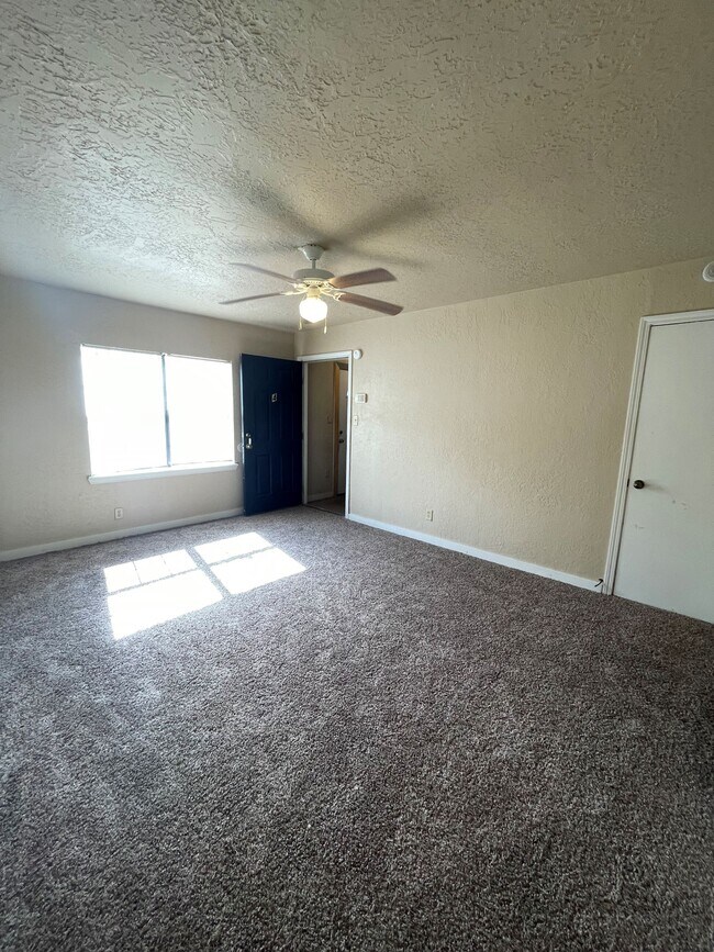 Foto del edificio - 1107 NW Bell Ave