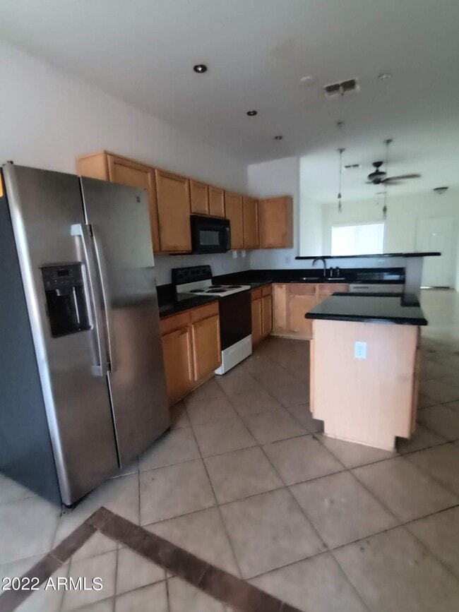 Building Photo - 14149 N Gil Balcome Ct