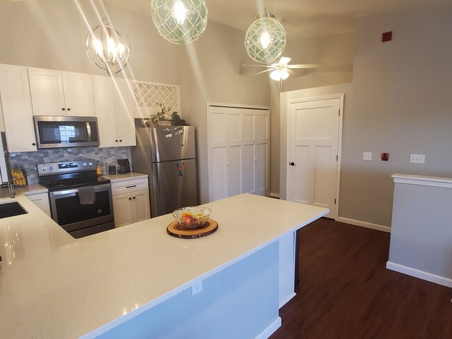 Building Photo - 652 Westfield Way